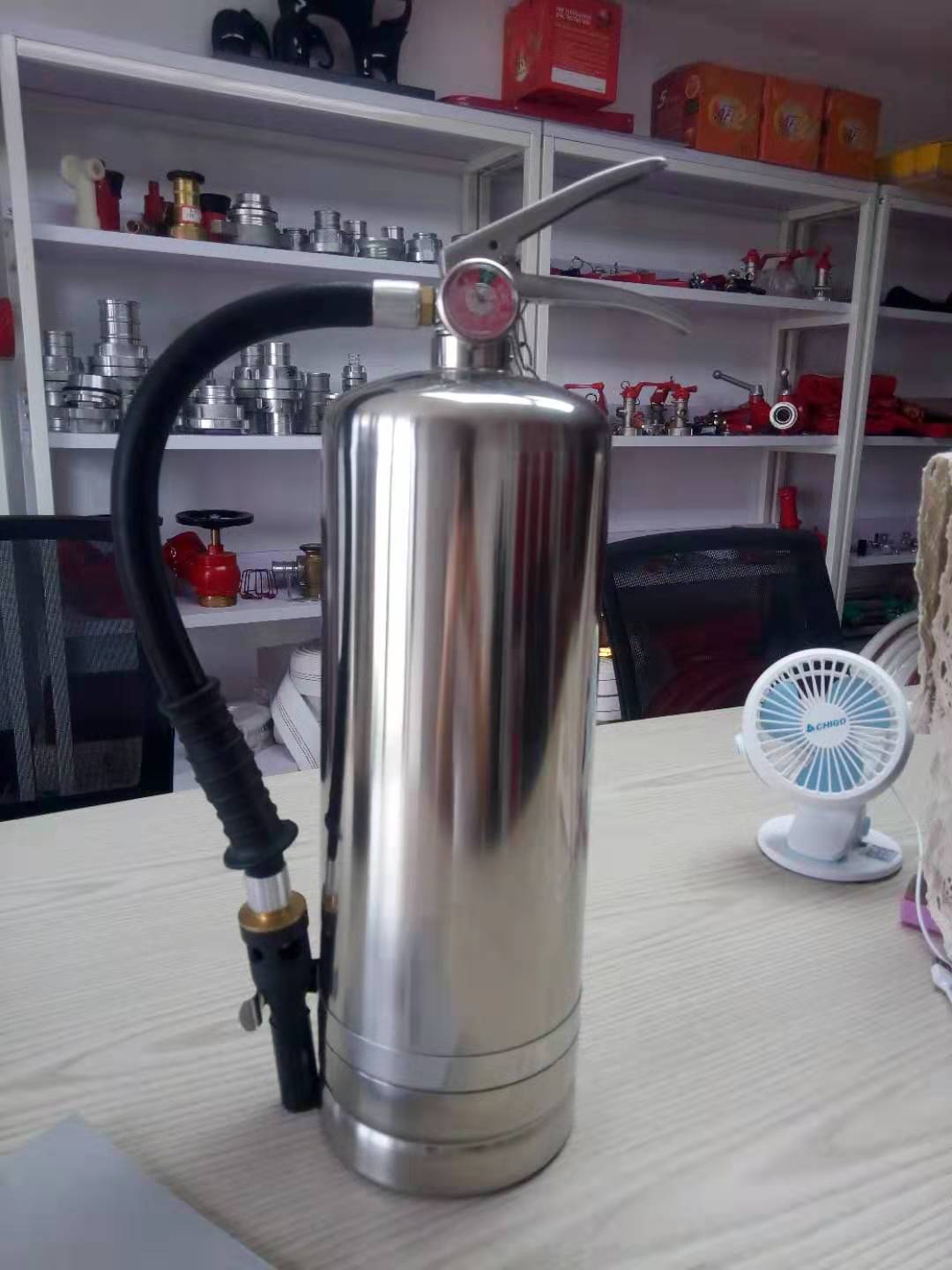 Pemadam busa 6L